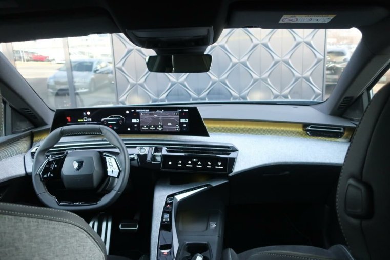 Peugeot 5008, Peugeot 5008 GT Elektromotor 157kW/210k 73, barva modrá