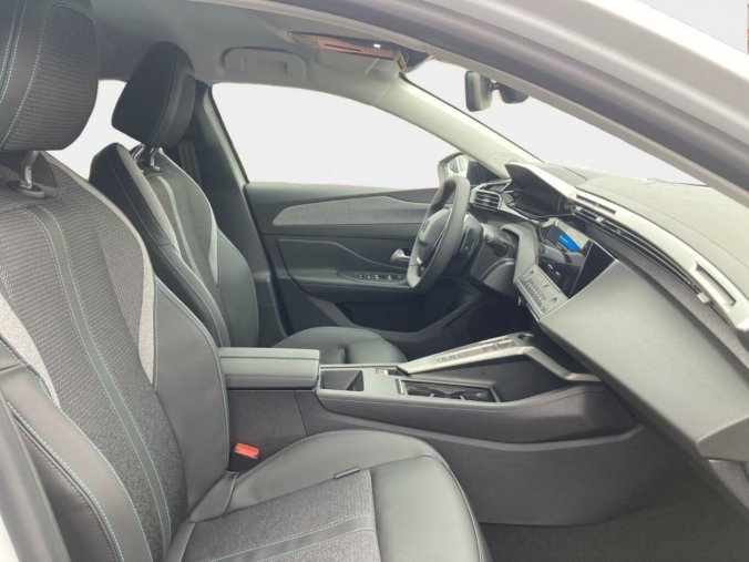 Peugeot 308, Peugeot 308 SW ALLURE Hybrid 136 e-DCS6, barva bílá