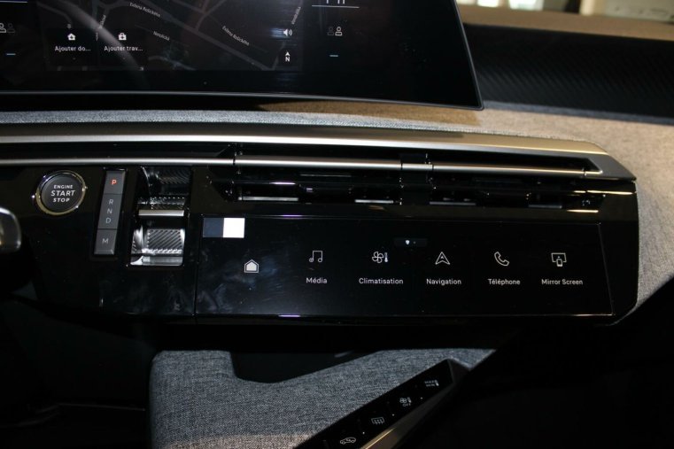 Peugeot 3008, Peugeot 3008 ALLURE Hybrid 136 e-DCS6, barva modrá