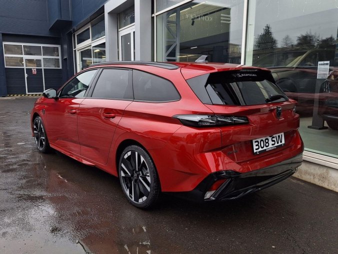 Peugeot 308, Peugeot 308 SW GT Hybrid 145 e-DCS6, barva červená
