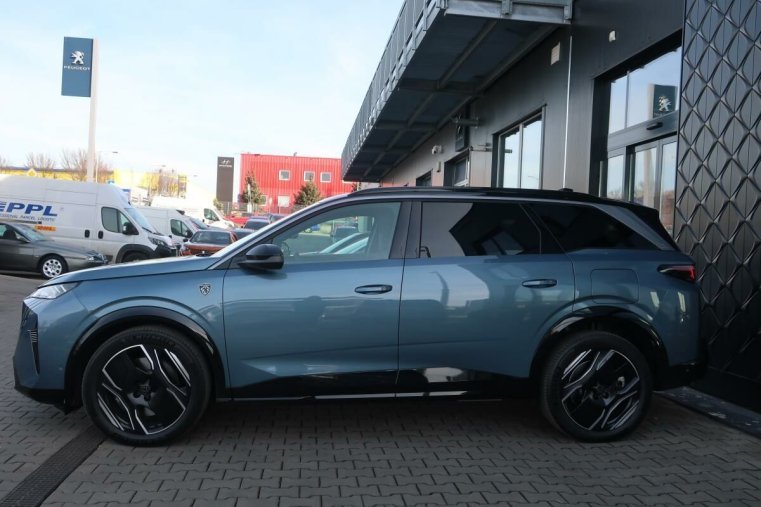 Peugeot 5008, Peugeot 5008 GT Elektromotor 157kW/210k 73, barva modrá