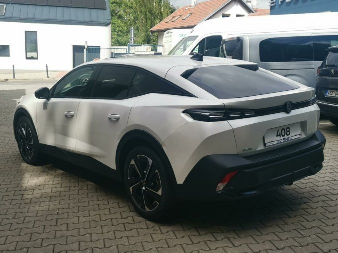 Peugeot 408, Peugeot 408 ALLURE Plug-in HYBRID 225 e-EA, barva oranžová