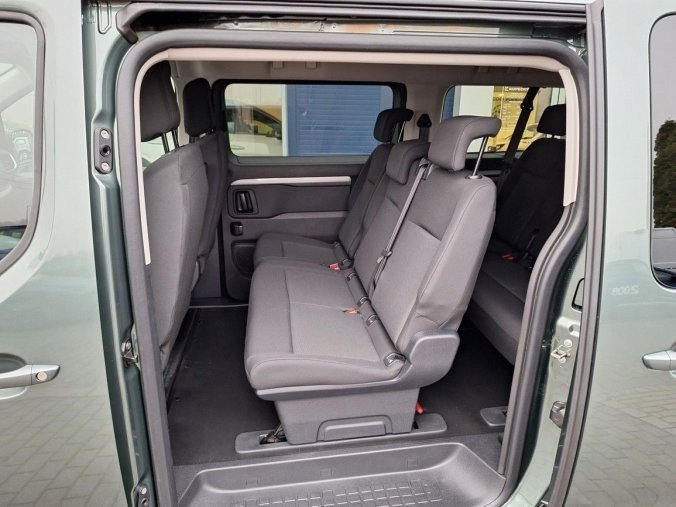 Peugeot Traveller, Peugeot Traveller Active Long 2.0 BHDi 180  EAT8, barva zelená