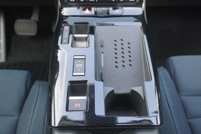 Citroën C5 Aircross, PLUS Hybrid 145k Automatic, barva bílá