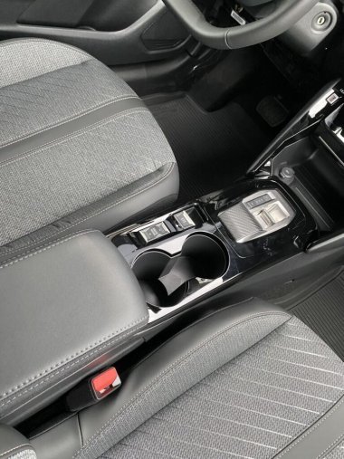 Peugeot 208, Peugeot 208 ALLURE Hybrid 110 e-DCS6, barva černá