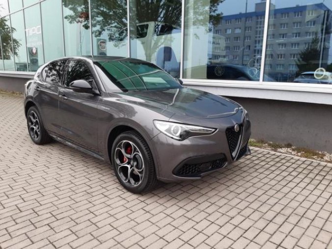 Alfa Romeo Stelvio, Veloce 4x4 2,0 280PS, barva šedá
