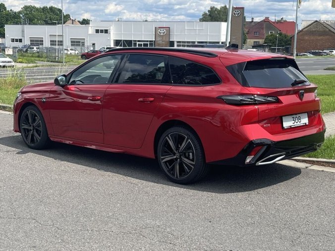 Peugeot 308, Peugeot 308 SW GT BlueHDi 130 S&S EAT8, barva červená