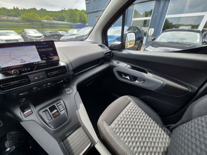 Peugeot Rifter, Peugeot Rifter GT BlueHDi 130 S&S EAT8, barva modrá