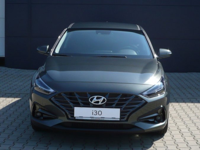 Hyundai i30, 1,5 T-GDI 117 kW iMT MHEV, barva šedá