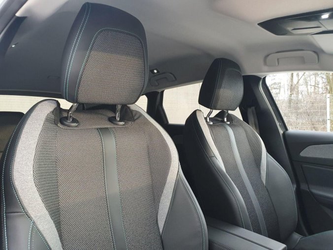 Peugeot 308, Peugeot 308 SW ALLURE Hybrid 145 e-DCS6, barva bílá
