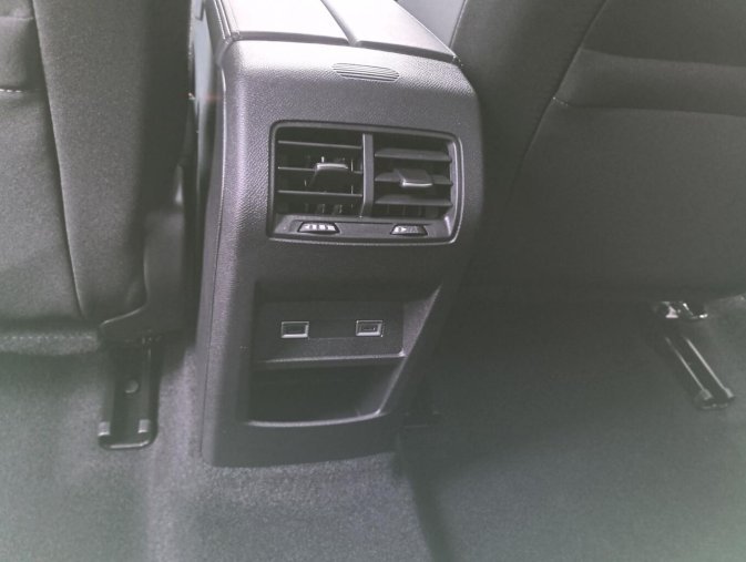 Peugeot 408, Peugeot 408 ALLURE Hybrid 145 e-DCS6, barva červená