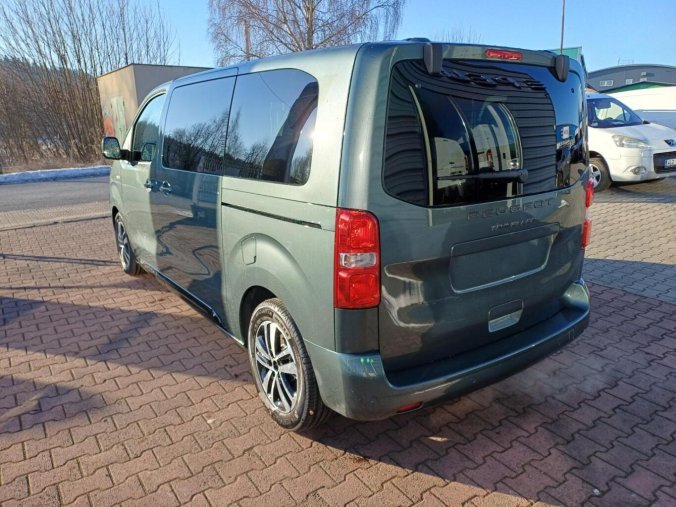 Peugeot Traveller, Peugeot Traveller Active L2 2.2 BlueHDi 150 MAN, barva zelená