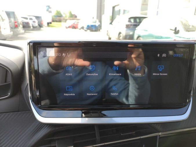 Peugeot 2008, Peugeot 2008 ALLURE 1.2 136k HY AUTOMAT, barva červená