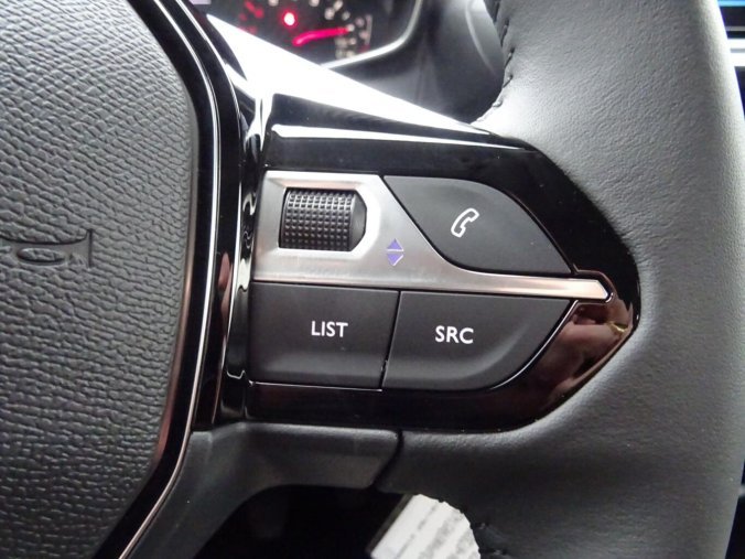 Peugeot 208, Peugeot 208 STYLE PureTech 100k MAN6, barva žlutá