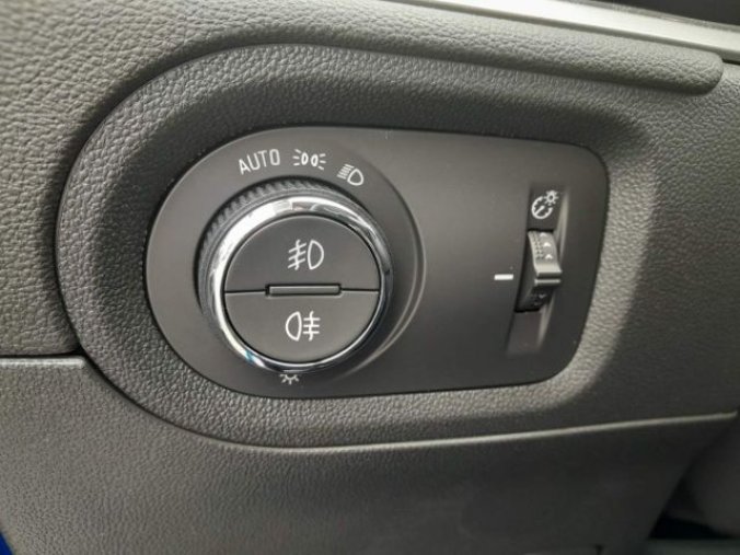 Opel Grandland X, GS Line F 1.5 DTH S/S (96kW/ 1, barva modrá