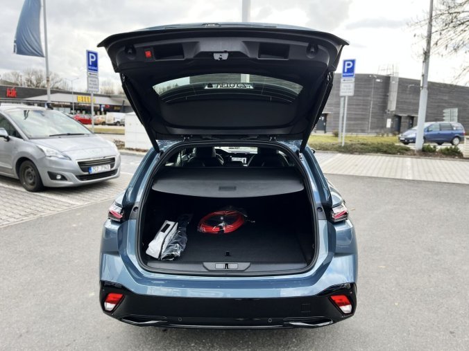 Peugeot 308, Peugeot 308 SW GT Elektromotor 115 kW / 156 k (Baterie 58 kWh), barva šedá