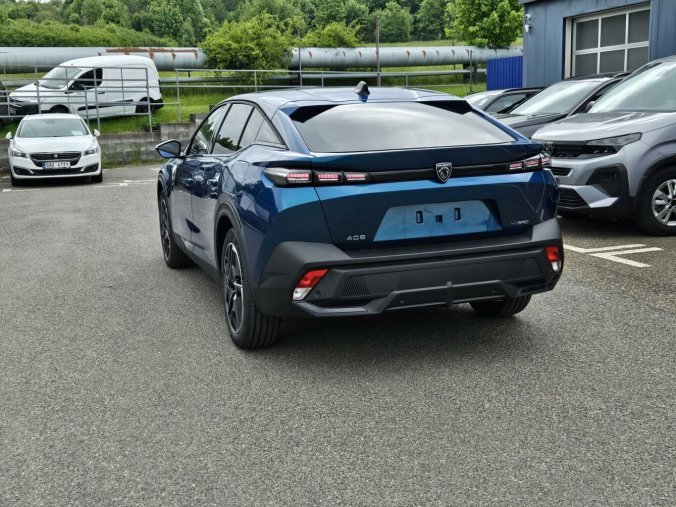 Peugeot 408, Peugeot 408 ALLURE Plug-in HYBR.225 e-EAT8, barva modrá