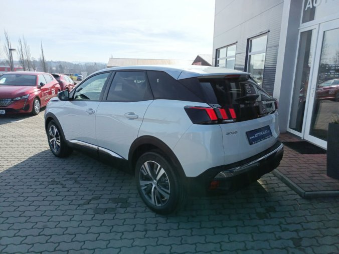 Peugeot 3008, Peugeot 3008 1,5 Allure Pack1.5 BHDi 130k EAT8, barva bílá