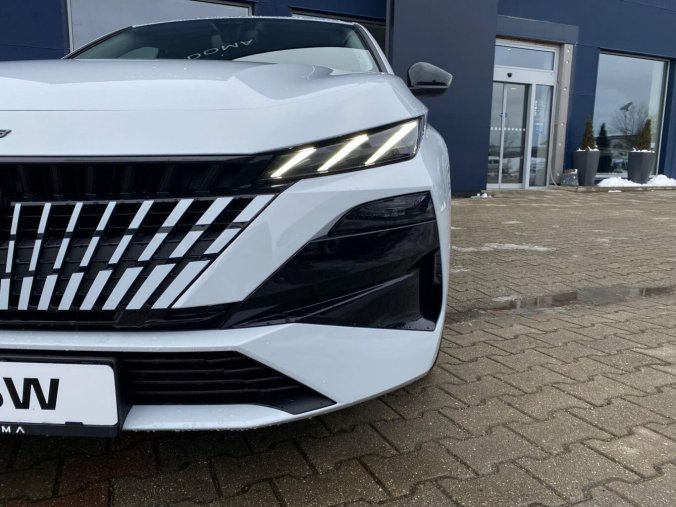 Peugeot 308, Peugeot 308 SW ALLURE Hybrid NOVINKA, barva bílá