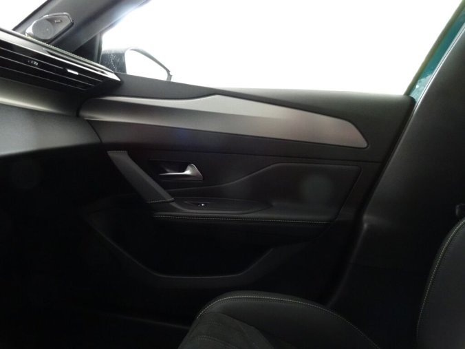 Peugeot 408, Peugeot 408 GT Hybrid 136 e-DCS6, barva modrá