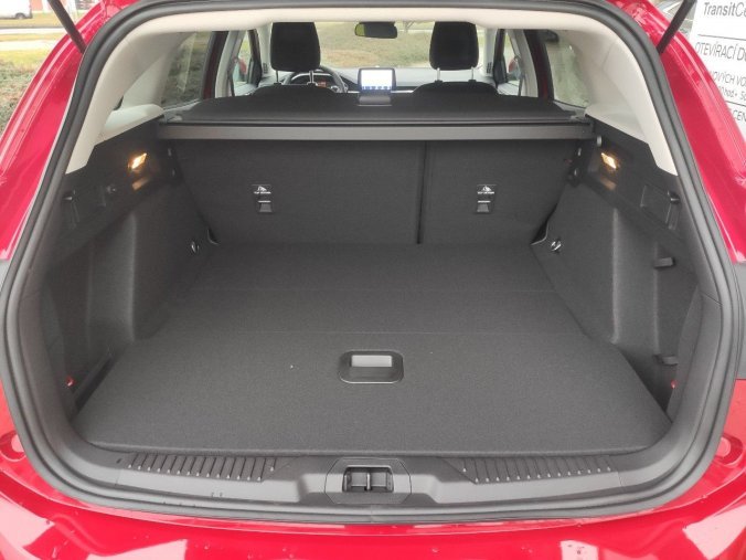 Ford Focus, kombi, Trend Edition Kombi 1,0 EcoBoost 92 kW / 125 k, barva červená