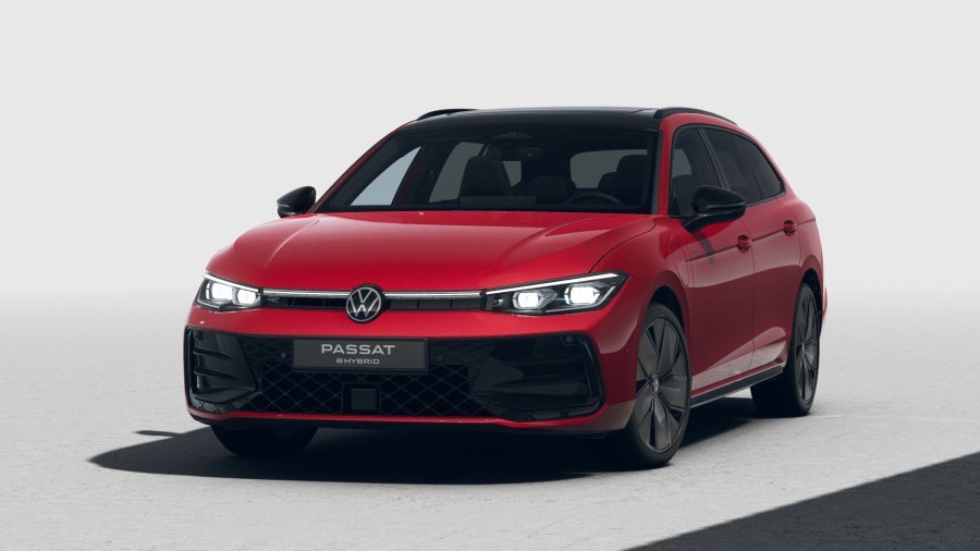 Volkswagen Passat, Passat R-Line People 200 kW eHybrid, barva červená