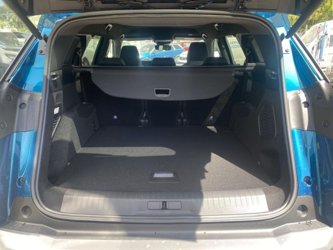 Peugeot 5008, Peugeot 5008 GT Hybrid 145 e-DCS6 SUMMER B, barva modrá
