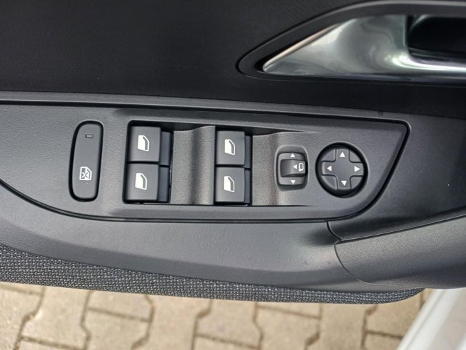 Peugeot 2008, Peugeot 2008 BUSINESS Hybrid 110 e-DCS6, barva bílá