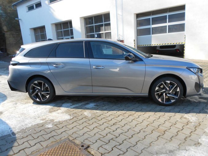 Peugeot 308, Peugeot 308 SW STYLE BlueHDi 130 S&S EAT8, barva oranžová