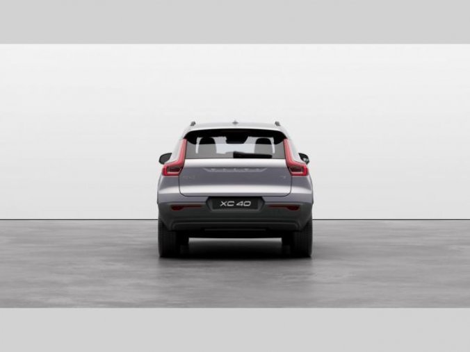 Volvo XC40, B3 2.0L 163 HP AT7 FWD CORE, barva šedá