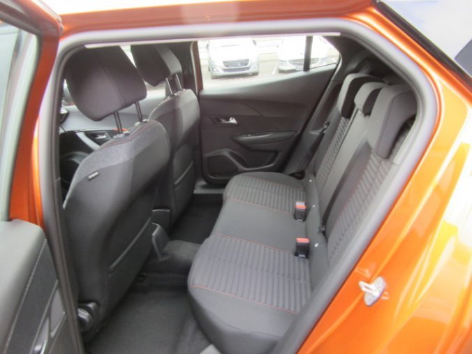 Peugeot 2008, ACTIVE PACK 1.2 PureTech 100k, barva oranžová