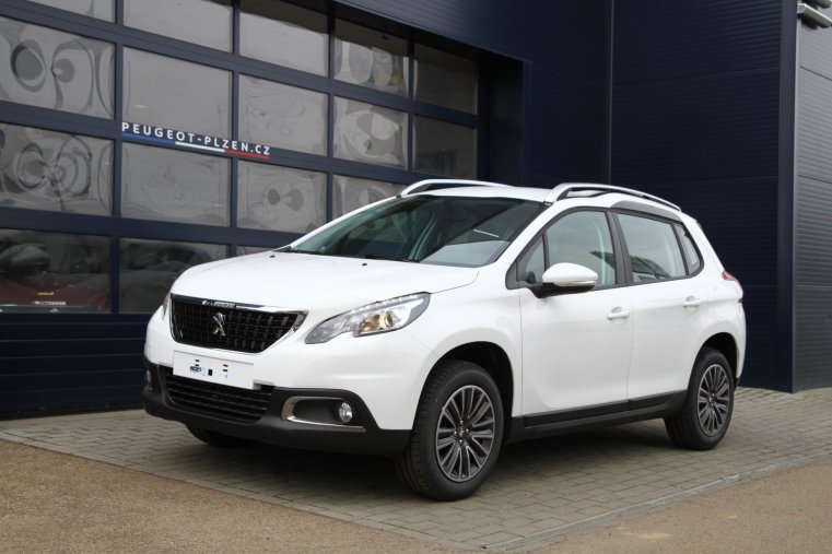 Peugeot 2008, Active 1.2 PureTech 82, barva bílá
