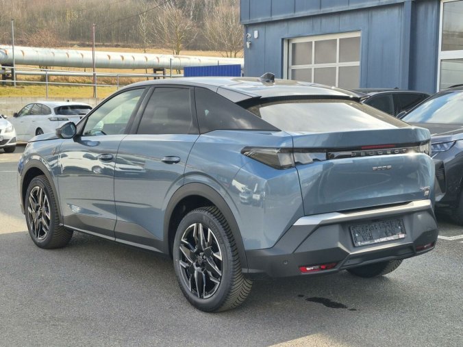 Peugeot 3008, Peugeot 3008 GT Hybrid 136 e-DCS6, barva modrá