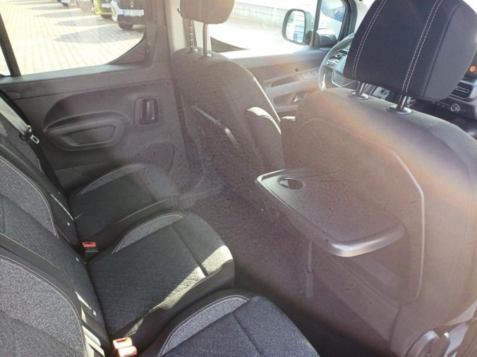 Peugeot Rifter, Peugeot Rifter Long Allure 1.5 HDI 130k, barva černá