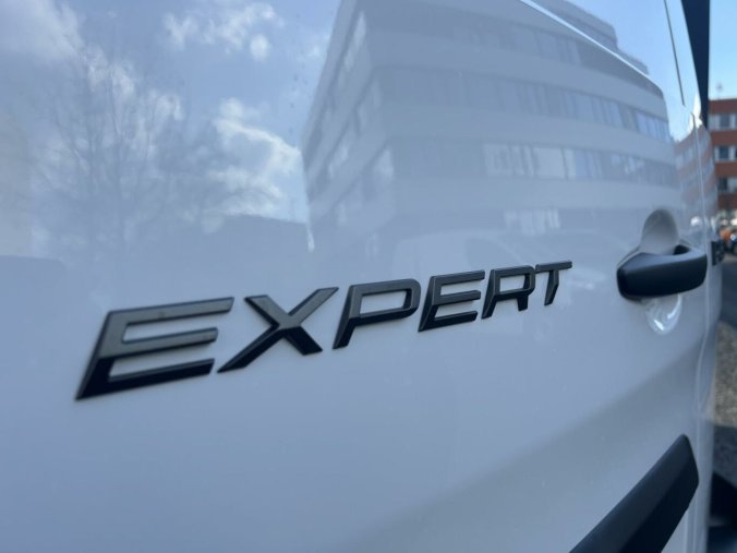 Peugeot Expert, Peugeot Expert Polocombi L3 2.0 BlueHDi 145k, barva bílá