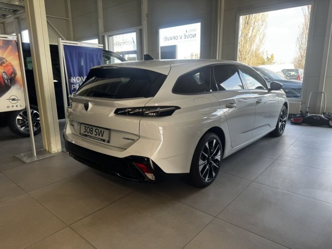 Peugeot 308, Peugeot 308 SW ALLURE Hybrid 145 e-DCS6, barva bílá