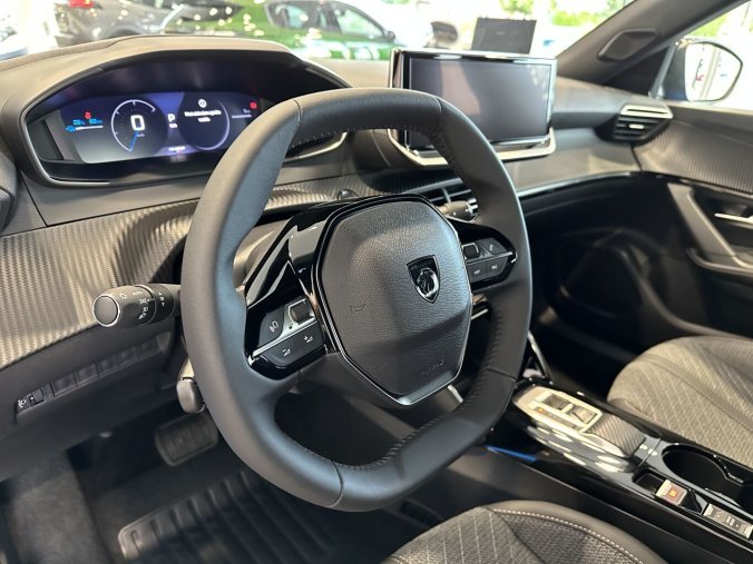 Peugeot 2008, Peugeot 2008 ALLURE 115kW, e-dojezd 405km, barva modrá