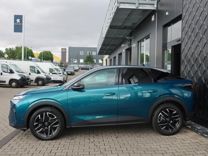 Peugeot 3008, Peugeot 3008 GT Hybrid 145 e-DCS6, barva modrá