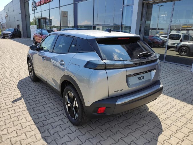 Peugeot 2008, Peugeot 2008 ALLURE 1.2 TURBO 100k 2xkamera, barva stříbrná