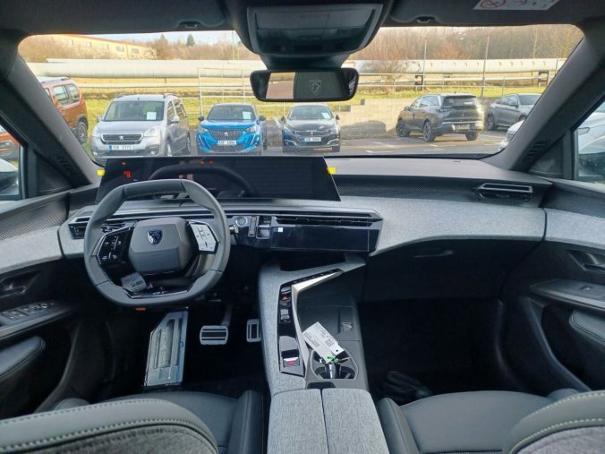 Peugeot 5008, Peugeot 5008 GT Hybrid 136 e-DCS6, barva modrá