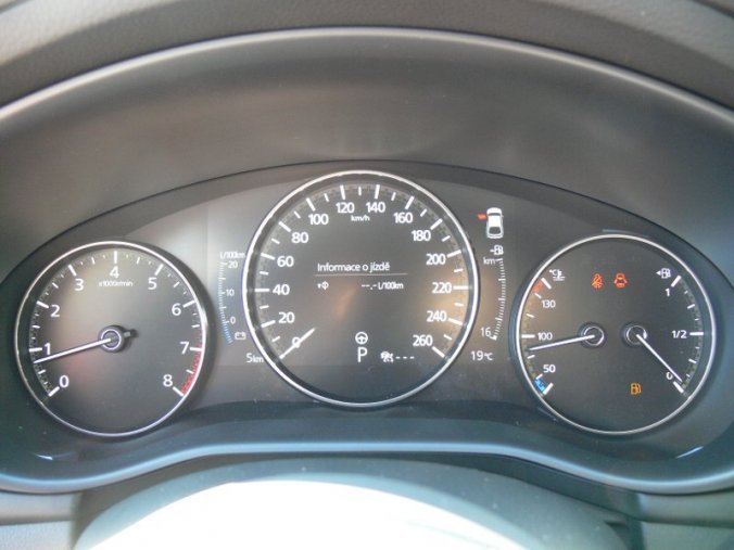 Mazda 3, 2.0 Skyactiv G122 A/T, barva červená