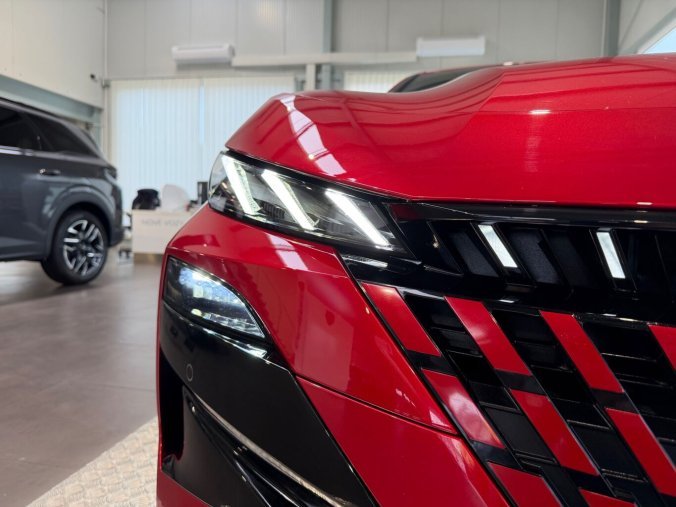 Peugeot 308, Peugeot 308 SW GT Hybrid 145 e-DCS6, barva červená