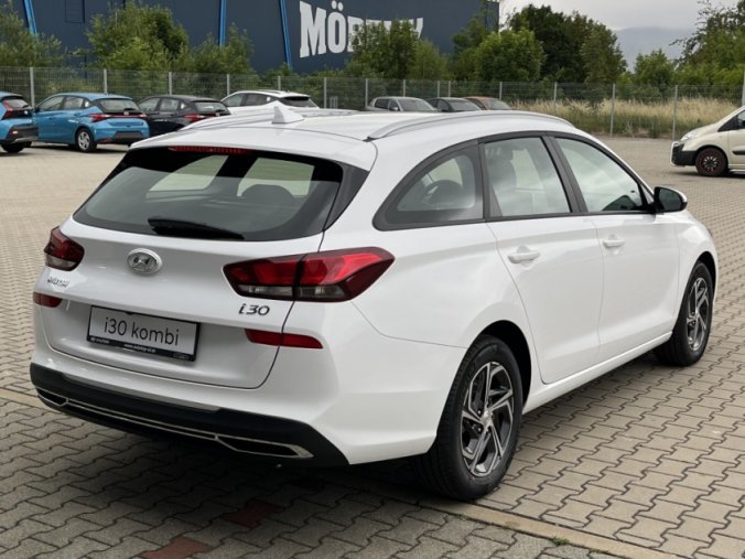 Hyundai i30, 1,5i 81 kW MT, barva bílá