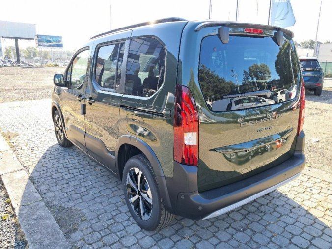 Peugeot Rifter, Peugeot Rifter GT BlueHDi 130 S&S EAT8, barva zelená
