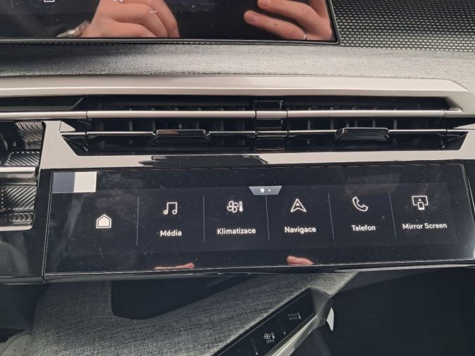 Peugeot 3008, Peugeot 3008 3008 GT Hybrid 145 e-DCS6, barva modrá