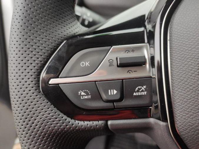 Peugeot Rifter, Peugeot Rifter ELEKTRIC GT 136 rezervace, barva bílá