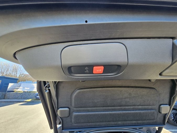 Peugeot 408, Peugeot 408 GT Hybrid 145 e-DCS6, barva šedá