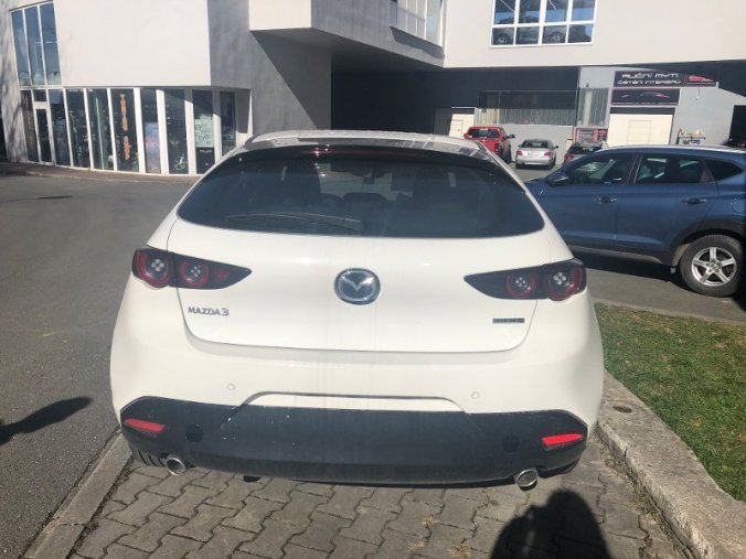 Mazda 3, 2.0i G 122 K, barva bílá