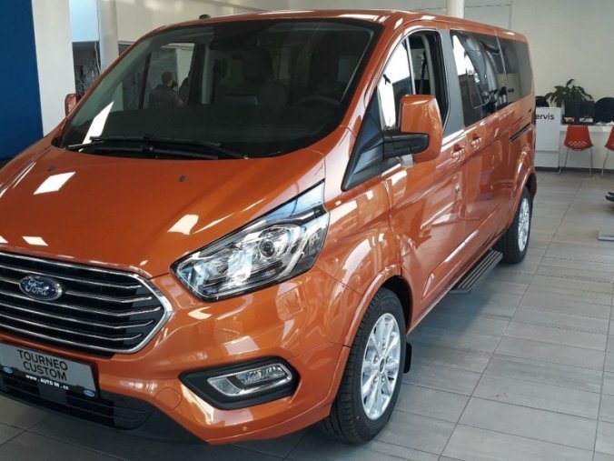 Ford Tourneo Custom, 2.0 EcoBlue, barva oranžová