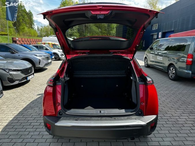 Peugeot 2008, Peugeot 2008 ALLURE PureTech 100 S&S MAN6, barva červená